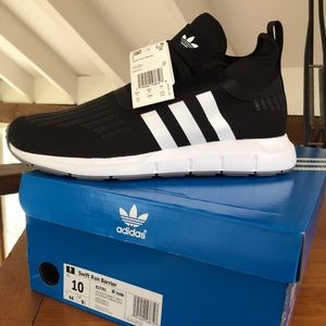 Adidas - SWIFT RUN BARRIER SHOES